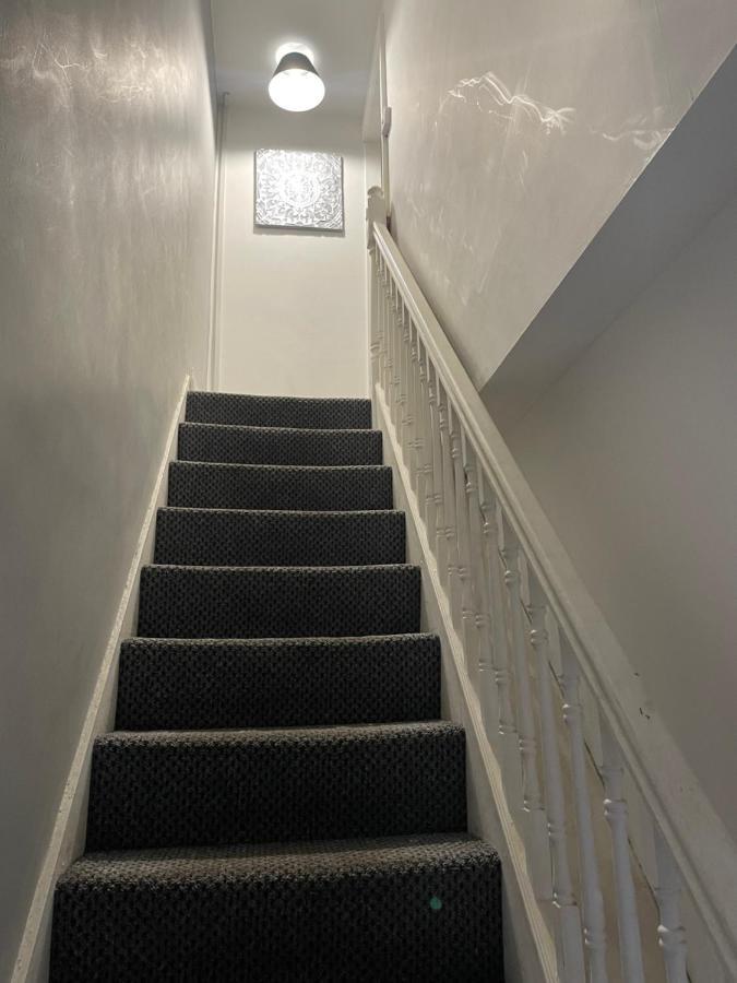 Guest house Transformative Housing 6 Bedford *
